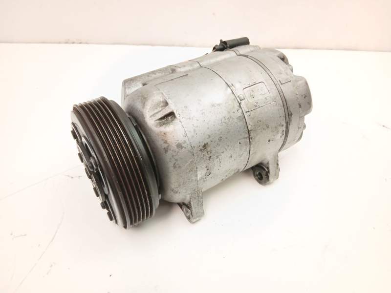 Recambio de compresor aire acondicionado para volkswagen golf iv (1j1) 1.6 16v referencia OEM IAM 1J0820803G 5060310990 