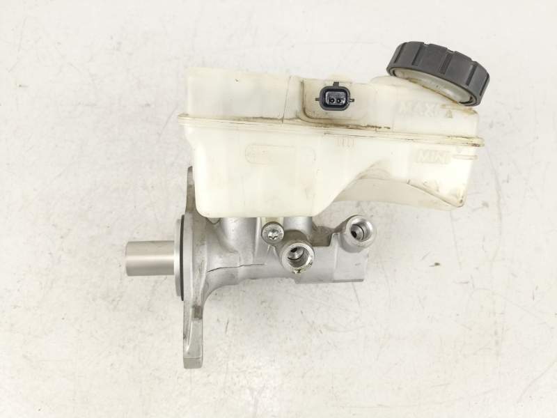 Recambio de bomba de freno para dacia logan ii laureate referencia OEM IAM 460111938R  