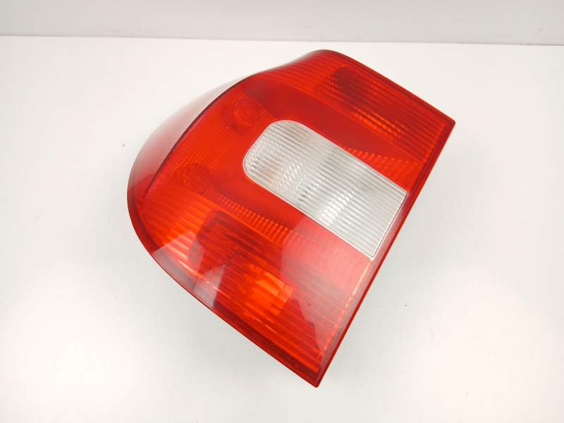 Recambio de piloto trasero izquierdo para skoda yeti (5l) 2.0 tdi 4x4 referencia OEM IAM 5L0945111  5L0945095