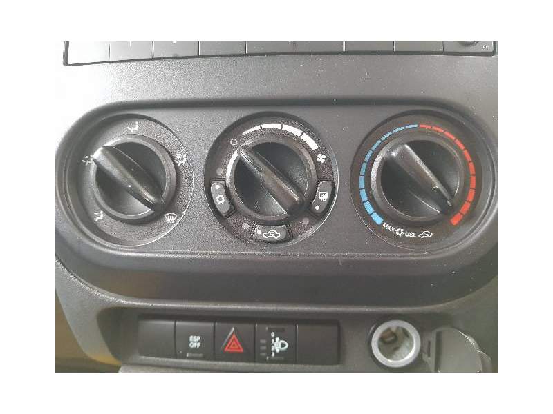 Recambio de mandos calefaccion aire para jeep patriot 2.0 tdi referencia OEM IAM 55111874AF  