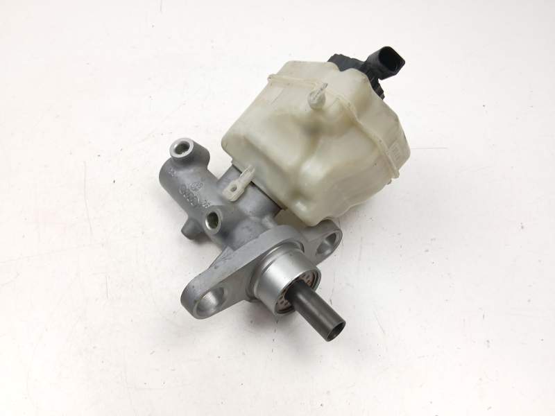 Recambio de bomba de freno para audi q7 (4lb) 3.0 tdi quattro referencia OEM IAM 7L8611019F  