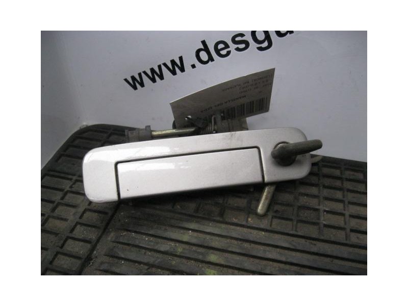 Recambio de manilla del. izda. : audi 80 : 1.8-g-dz (110,16cv) [1988] para audi  80 1.8-g-dz    referencia OEM IAM PLATEADA  