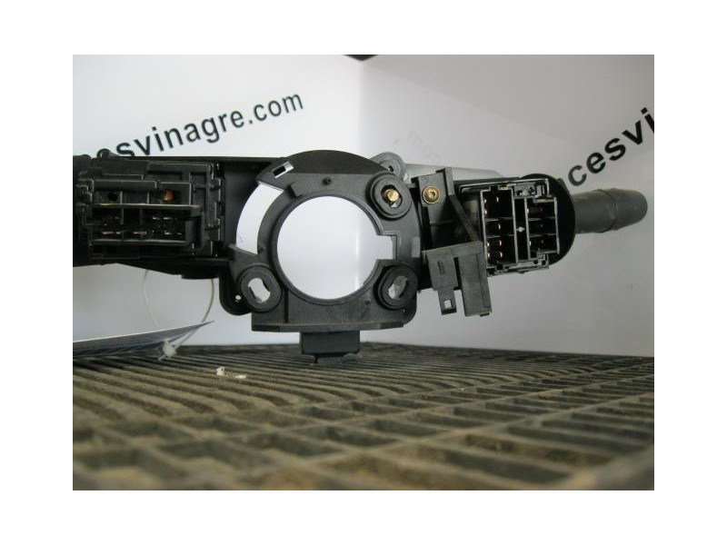Recambio de mando luces y limpias : peugeot 406 : 1.9 td-d8b (91,8cv) 4p [1996] para peugeot 406 1.9 td-d8b referencia OEM IAM L
