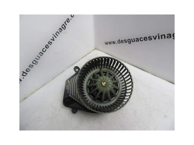Recambio de motor calefaccion para volkswagen passat 1.8 g referencia OEM IAM   