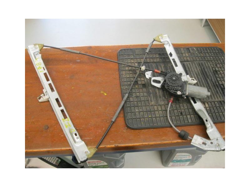 Recambio de elevalunas del-izdo : peugeot 206 : 1.1 g -hfx (59,98cv) 5p [2002] para peugeot 206 1.1 g -hfx  5p referencia OEM IA