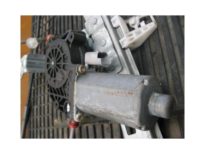 Recambio de elevalunas del-izdo : peugeot 206 : 1.1 g -hfx (59,98cv) 5p [2002] para peugeot 206 1.1 g -hfx  5p referencia OEM IA