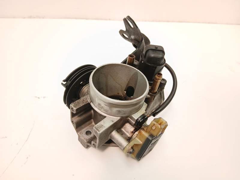 Recambio de caja mariposa para peugeot 406 (8b) 2.0 16v referencia OEM IAM 1635C9  
