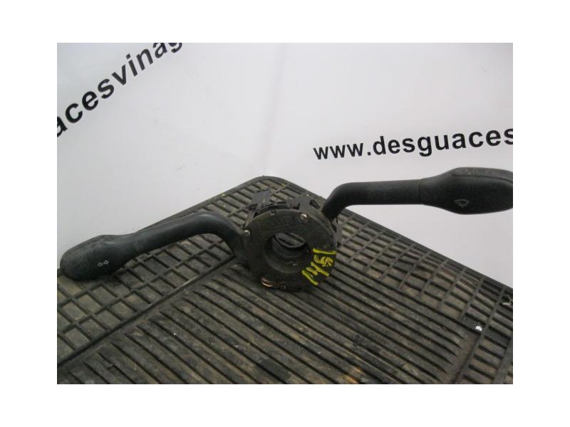 Recambio de mando luces y limpias : volkswagen caddy : 1.9 d (d/1y) (63,92cv) 4p [1997] para volkswagen caddy 1.9 d (d/1y) refer