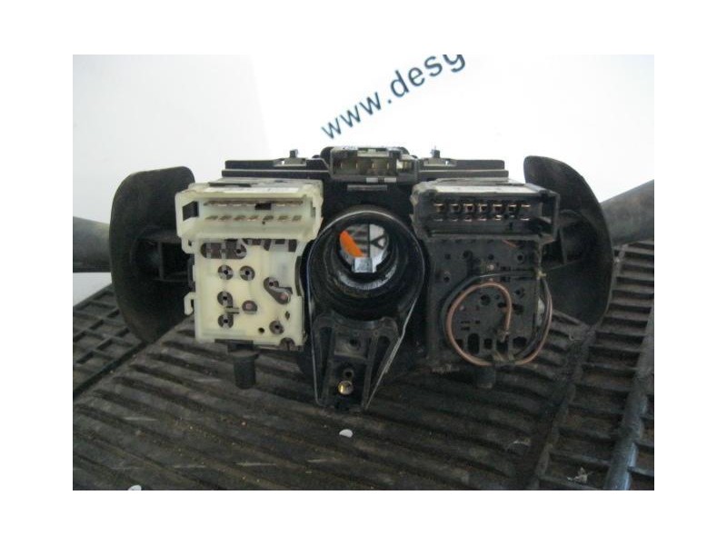 Recambio de mando luces y limpias : renault master : 2.8 td 5p [2001] para renault master 2.8 td  5p referencia OEM IAM 54034997