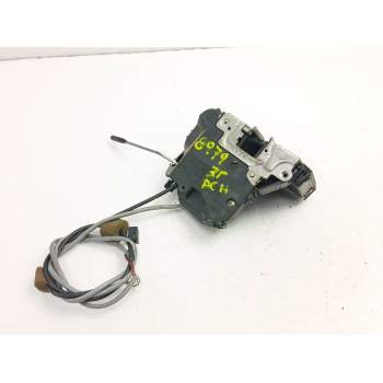 CERRADURA PUERTA DELANTERA DERECHA A2037200835 