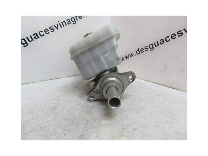 Recambio de bomba de freno para jeep patriot 2.0 tdi referencia OEM IAM 5175704AA  