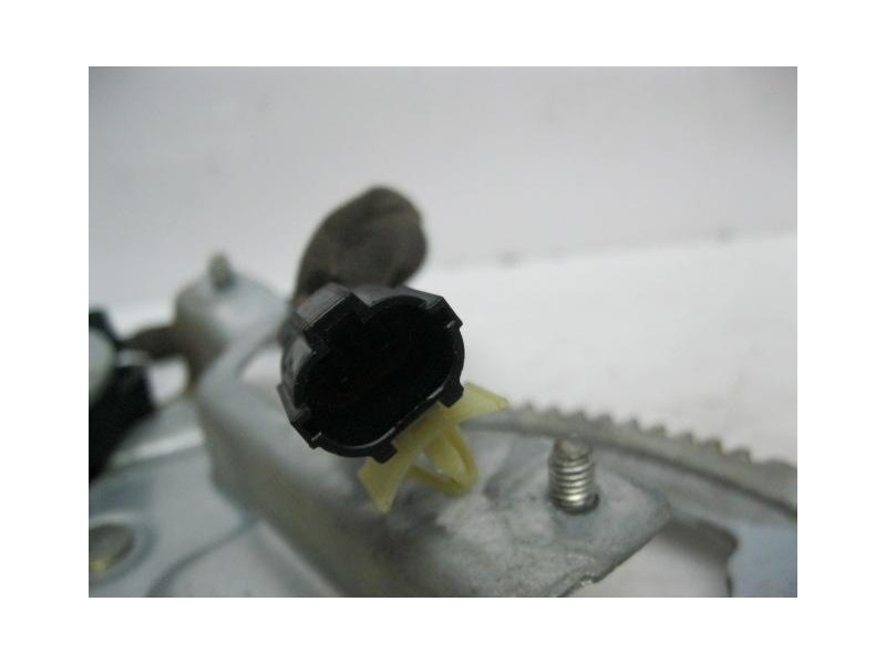 Recambio de elevalunas elec. tra. izq. : kia rio : 1.3 g /a3d (81,6cv) 5p [2004] para kia rio 1.3 g /a3d   5p referencia OEM IAM