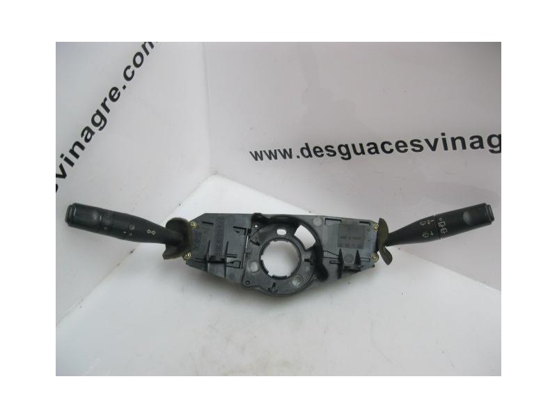 Recambio de mando luces y limpias : citroen saxo : 1.4 g -kfx (74,8cv) 3p [1996] para citroen saxo 1.4 g -kfx referencia OEM IAM