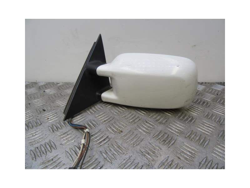 Recambio de retrovisor izquierdo para volkswagen passat 1.9 d 1z referencia OEM IAM BLANCO ELECTRICO  