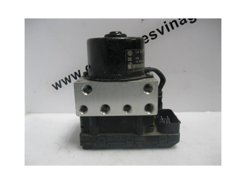 Recambio de abs : volkswagen golf : 1.4 16v g 5p( ahw ) [1999] para volkswagen golf 1.4 16v g ahw ) referencia OEM IAM 1J0614117