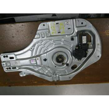 ELEVALUNAS DELANTERO IZQUIERDO 824052E000 