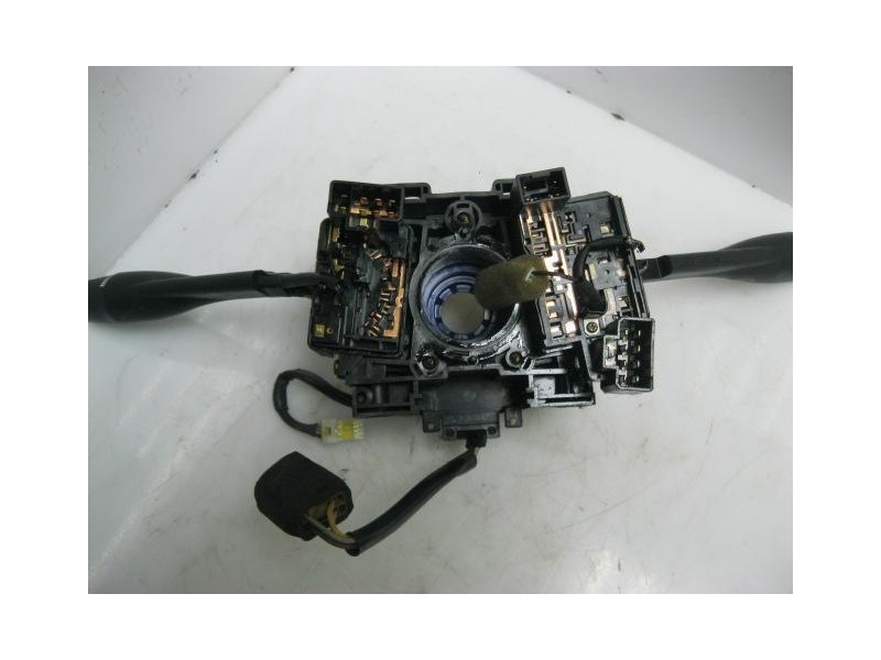 Recambio de mando luces y limpias : nissan primera : 1.6 g 16v 4p [1996] para nissan primera 1.6 g 16v  4p referencia OEM IAM   