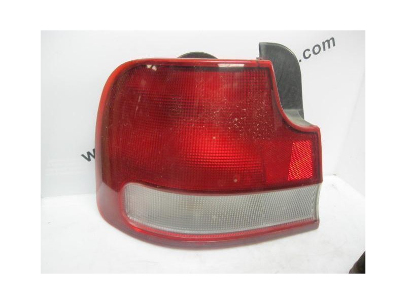 Recambio de piloto trasero izq. : hyundai lantra : 1.8 g 4p [1994] para hyundai lantra 1.8 g referencia OEM IAM   