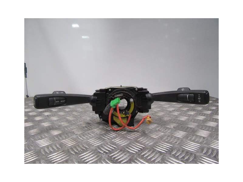 Recambio de mando luces y limpias para volvo s40 1.6 td referencia OEM IAM P30773155  