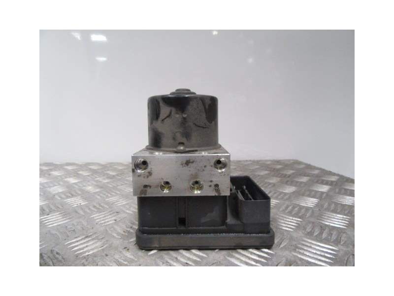 Recambio de abs para volvo s40 1.6 td referencia OEM IAM 30742654  