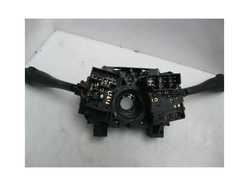 Recambio de mando luces y limpias : nissan primera : 2.0 td -c020 (89,76cv) 5p [2001] para nissan primera 2.0 td -c020    5p ref