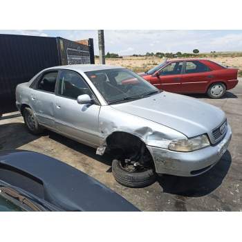 AUDI A4 AVANT (B5)