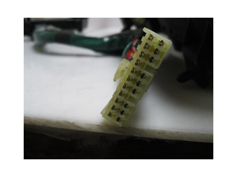 Recambio de mando luces y limpias : suzuki swift : 1.3 g/g13bb (85cv) 3p [2002] para suzuki swift 1.3 g/g13bb referencia OEM IAM