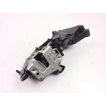 CERRADURA PUERTA DELANTERA DERECHA A2027202635 