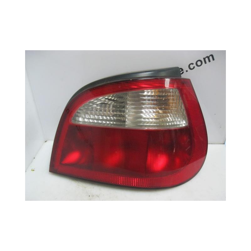 Recambio de piloto trasero dch. : renault megane : 1.9 d/f9q q7 (80,24cv) 5p [2002] para renault megane 1.9 d/f9q q7 referencia 