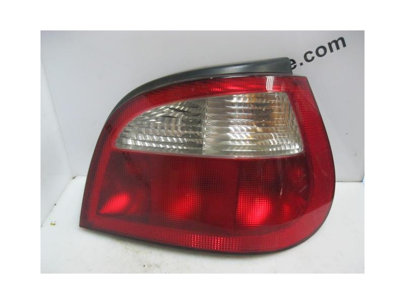 Recambio de piloto trasero dch. : renault megane : 1.9 d/f9q q7 (80,24cv) 5p [2002] para renault megane 1.9 d/f9q q7 referencia 