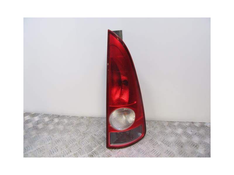 Recambio de piloto trasero derecho para renault espace 2.5 dci referencia OEM IAM 8200027152  