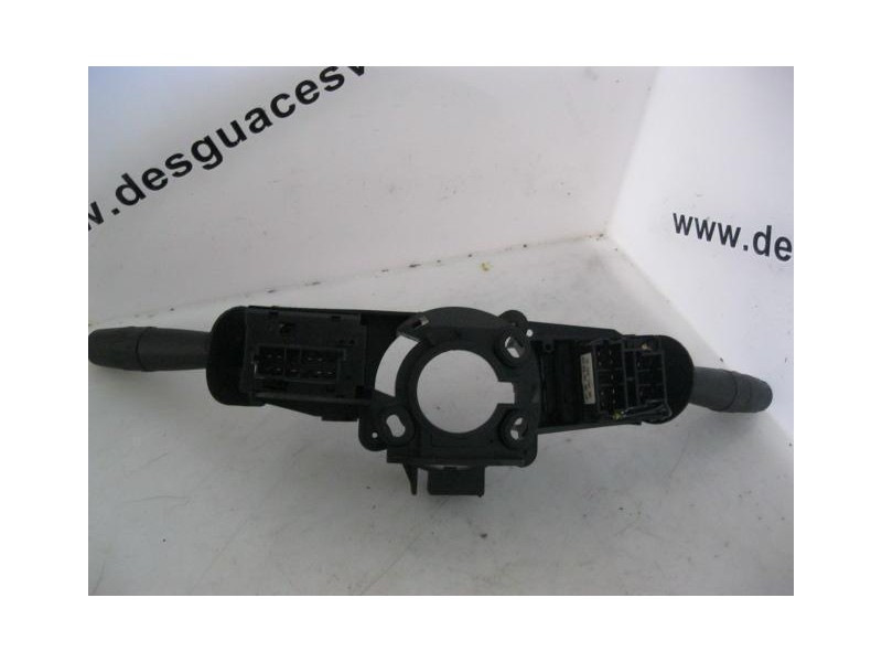 Recambio de mando luces y limpias : fiat ulysse : 1.9 jtd -p8c(108cv) 5p [1999] para fiat ulysse 1.9 jtd -p8c referencia OEM IAM
