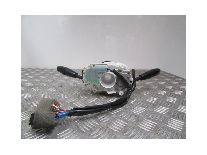 Recambio de mando luces y limpias : kia sephia : 1.6 g (101,43cv) [2003] para kia sephia 1.6 g referencia OEM IAM KF6XDD5039  