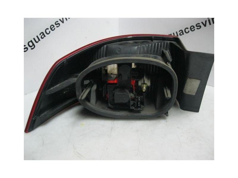 Recambio de piloto trasero dch. : renault laguna : 1.9 td /f9q c7 (119,68cv) 5p [2002] para renault laguna 1.9 td /f9q c7 refere