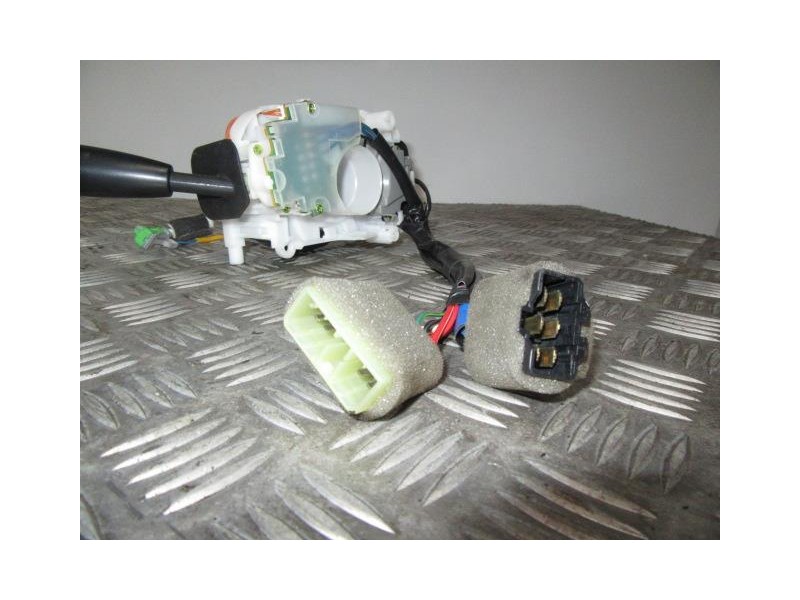 Recambio de mando luces y limpias : kia sephia : 1.6 g (101,43cv) [2003] para kia sephia 1.6 g referencia OEM IAM KF6XDD5039  