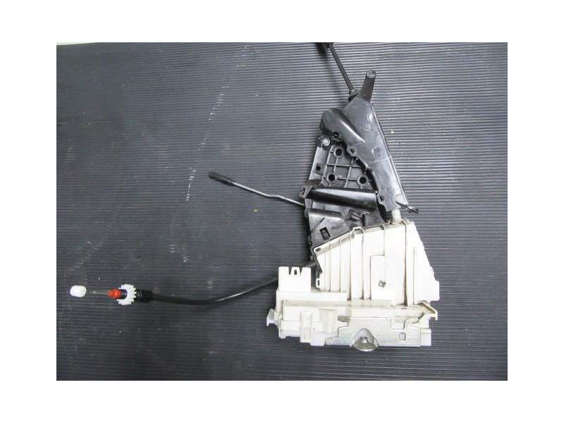 Recambio de cerradura puerta trasera derecha para mercedes-benz a 160 2.0 cdi referencia OEM IAM A1697302235  