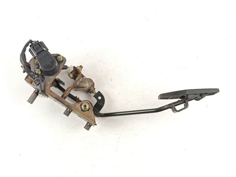 Recambio de potenciometro aceleracion para mazda premacy (cp) 2.0 turbodiesel cat referencia OEM IAM CB6641600  CB1567SH0A