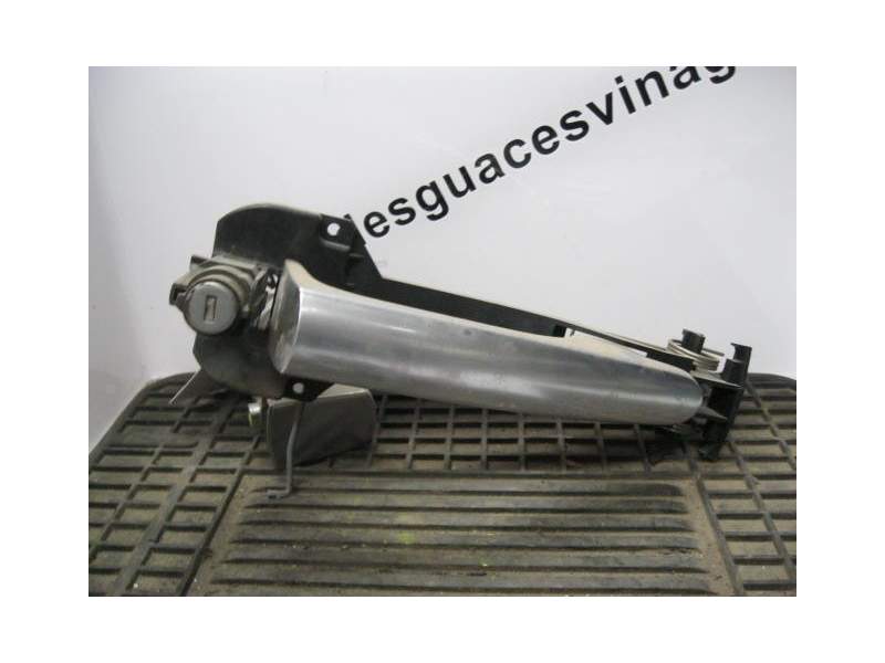 Recambio de manilla delantera derecha para peugeot 807 g- 2.0-rfn referencia OEM IAM PLATEADA  