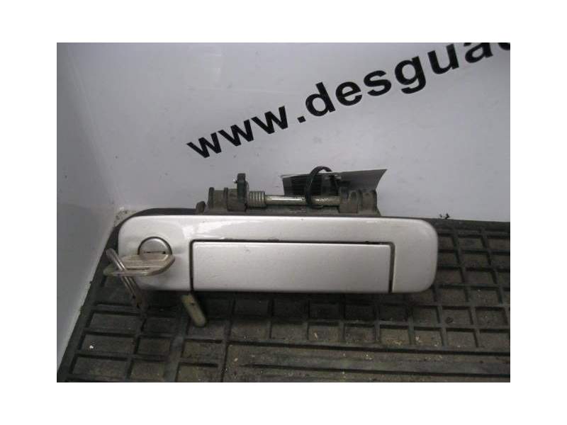 Recambio de manilla delantera derecha para audi 80 1.8-g-dz referencia OEM IAM PLATEADA  