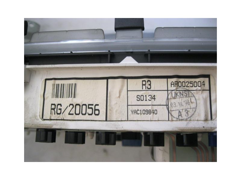 Recambio de cuadro instrumentos : rover 220 : 2.0 d -20t2r (85,68cv) 5p [1997] para rover  220 2.0 d -20t2r referencia OEM IAM R