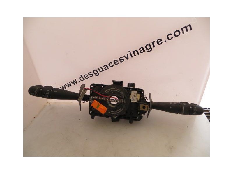 Recambio de mando luces y limpias : renault megane : 1.4 g /k4j c7 (95,2cv) 3p [2001] para renault megane 1.4 g /k4j c7 referenc