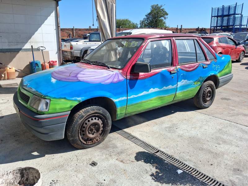 opel corsa a hatchback (s83) del año 1990