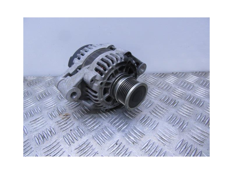 Recambio de alternador : opel zafira : 2.0 cdti tourer 16v [2013] para opel zafira 2.0 cdti tourer 16v referencia OEM IAM 135796