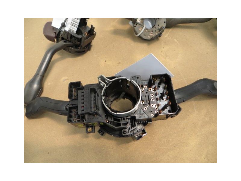 Recambio de mando luces y limpias : volkswagen golf : serie 4 1.9 td /ahf (110,16cv) 5p [1998] para volkswagen golf serie 4 1.9 