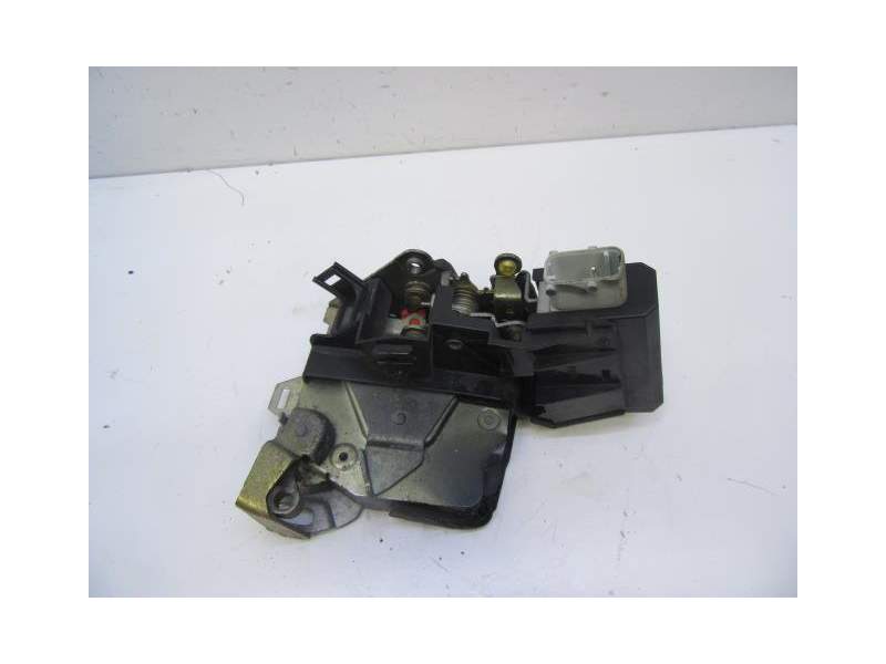 Recambio de cerradura puerta trasera izquierda para bmw 5 (e39) 530 d referencia OEM IAM   