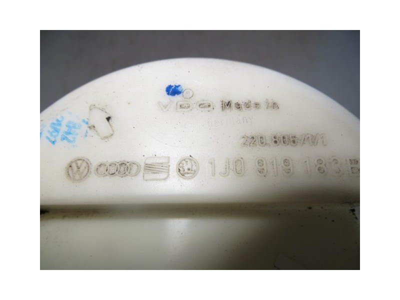 Recambio de bomba gasolina / aforadores : audi a3 : 1.9 td /ahf (110,16cv) 3p [1997] para audi a3 1.9 td /ahf referencia OEM IAM