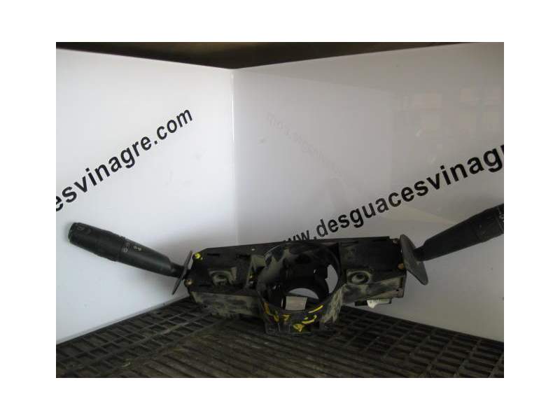 Recambio de mando luces y limpias para peugeot 405 berlina 1.9 diesel referencia OEM IAM LOS-DOS  