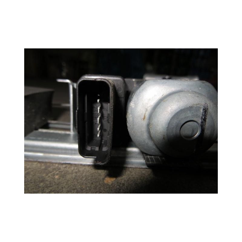 Recambio de elevalunas elec. tra. dch. : renault megane : 1.9 d /f9q b8 (119,68cv) 4p [2005] para renault megane 1.9 d /f9q b8 r