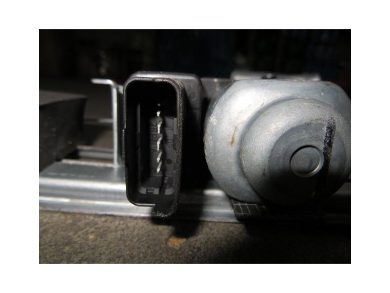 Recambio de elevalunas elec. tra. dch. : renault megane : 1.9 d /f9q b8 (119,68cv) 4p [2005] para renault megane 1.9 d /f9q b8 r