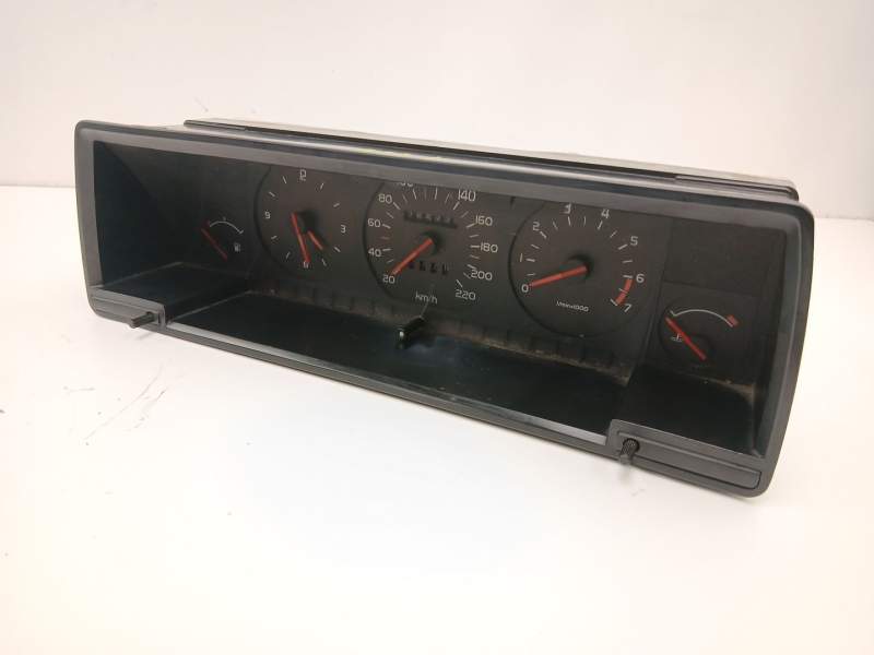 Recambio de cuadro instrumentos para volvo 760 (704, 764) 2.8 referencia OEM IAM 1362811 19860624 